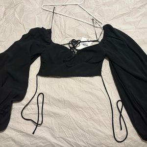 Black wide sleeve crop top